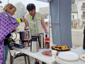 Quand le CAVS ravitaille au sommet : une journée fraîche mais conviviale !